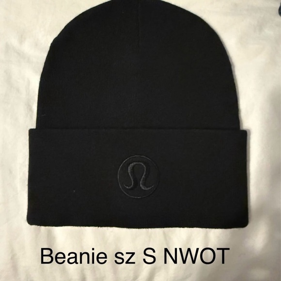 lululemon athletica Accessories - lululemon athletica Classic Black Beanie